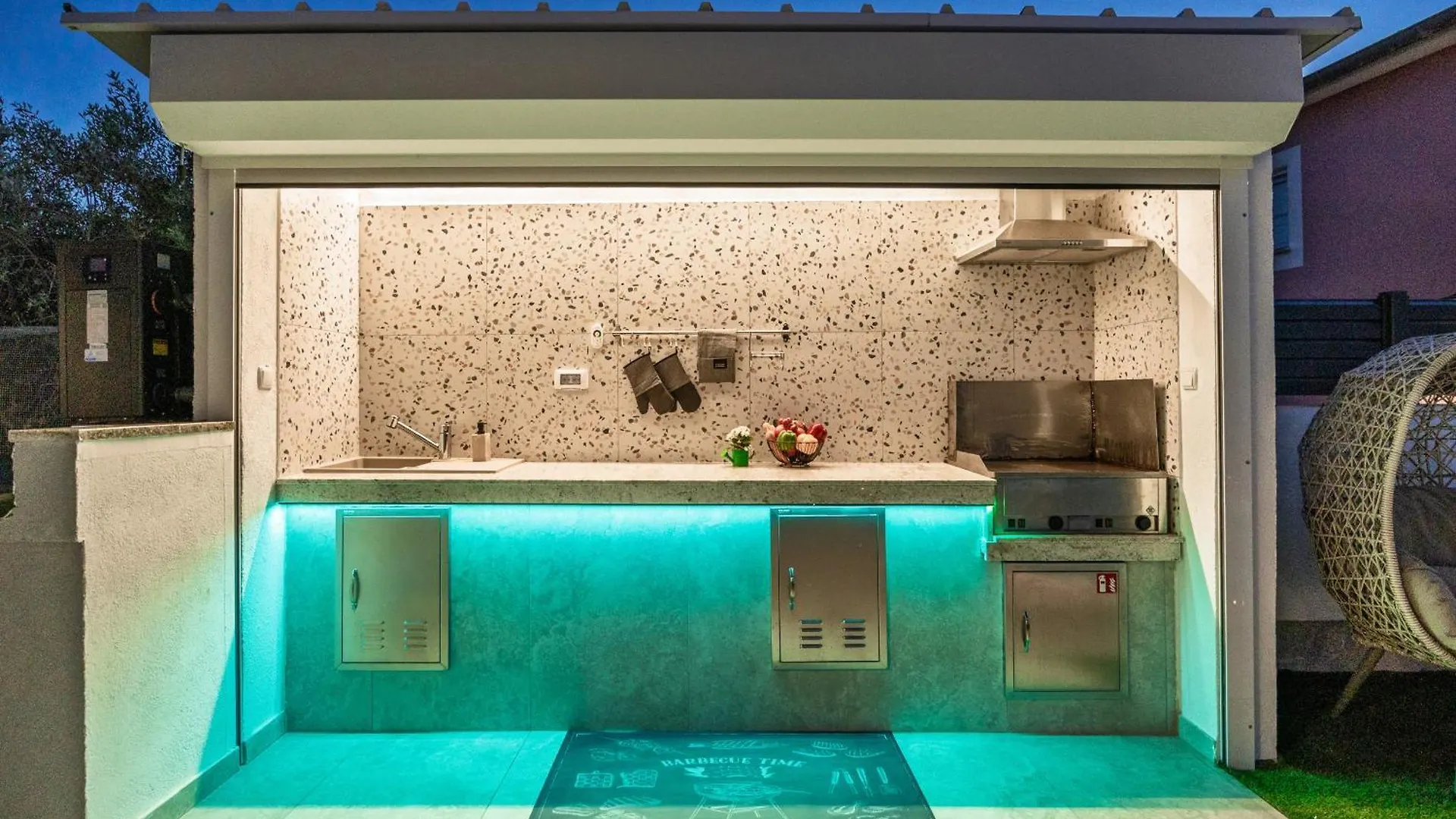 Villa Spa Otium For 8 People With 32 M2 Heated Pool, Outdoor Cinema, Kids Playground & Spa Area Loborika