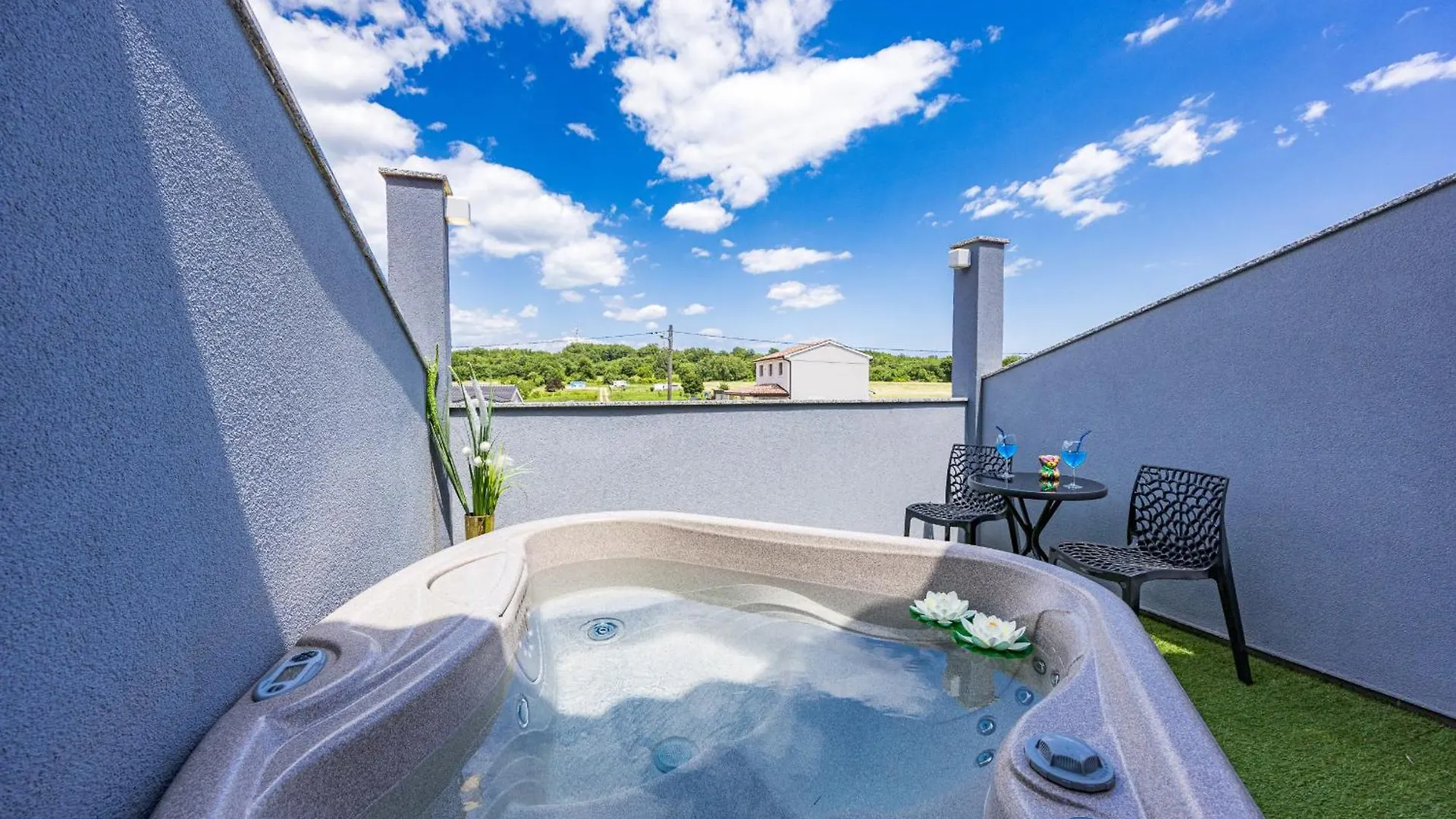 Villa Spa Otium For 8 People With 32 M2 Heated Pool, Outdoor Cinema, Kids Playground & Spa Area Loborika