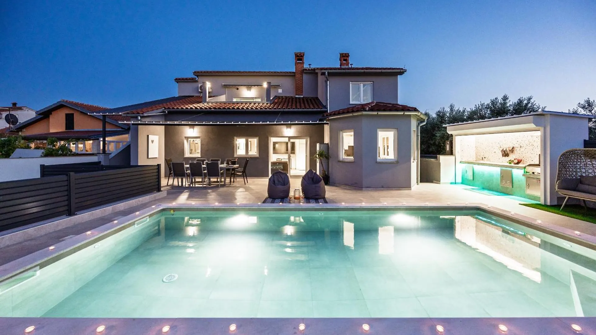 Villa Spa Otium For 8 People With 32 M2 Heated Pool, Outdoor Cinema, Kids Playground & Spa Area Loborika 0*,  كرواتيا