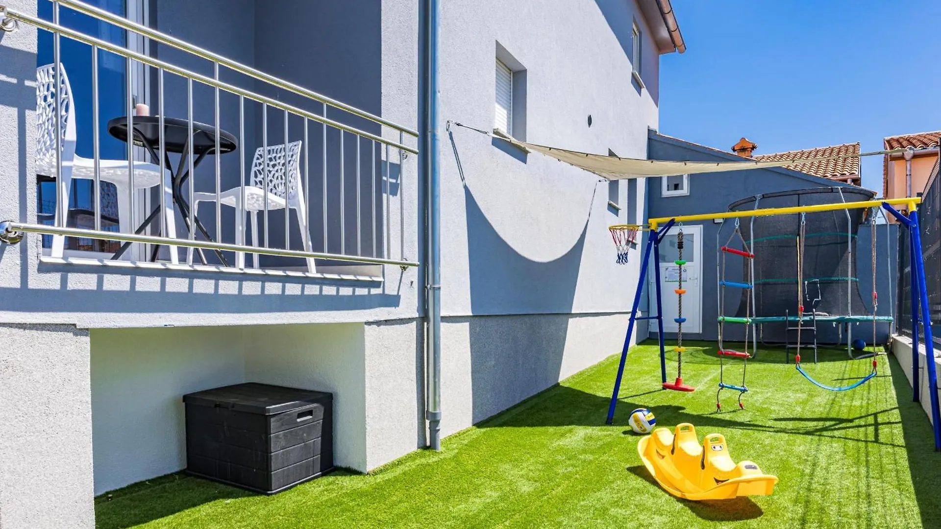 Villa Spa Otium For 8 People With 32 M2 Heated Pool, Outdoor Cinema, Kids Playground & Spa Area Loborika