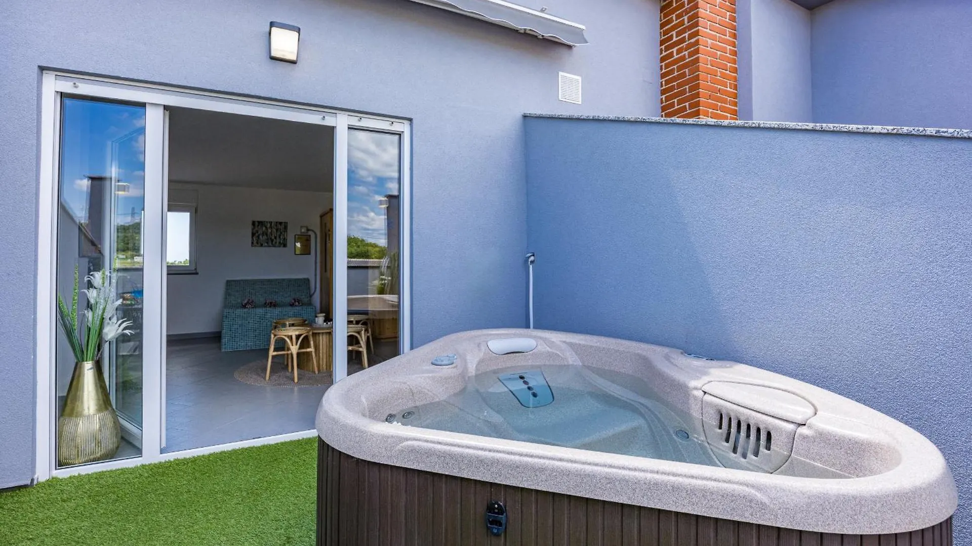 Villa Spa Otium For 8 People With 32 M2 Heated Pool, Outdoor Cinema, Kids Playground & Spa Area Loborika