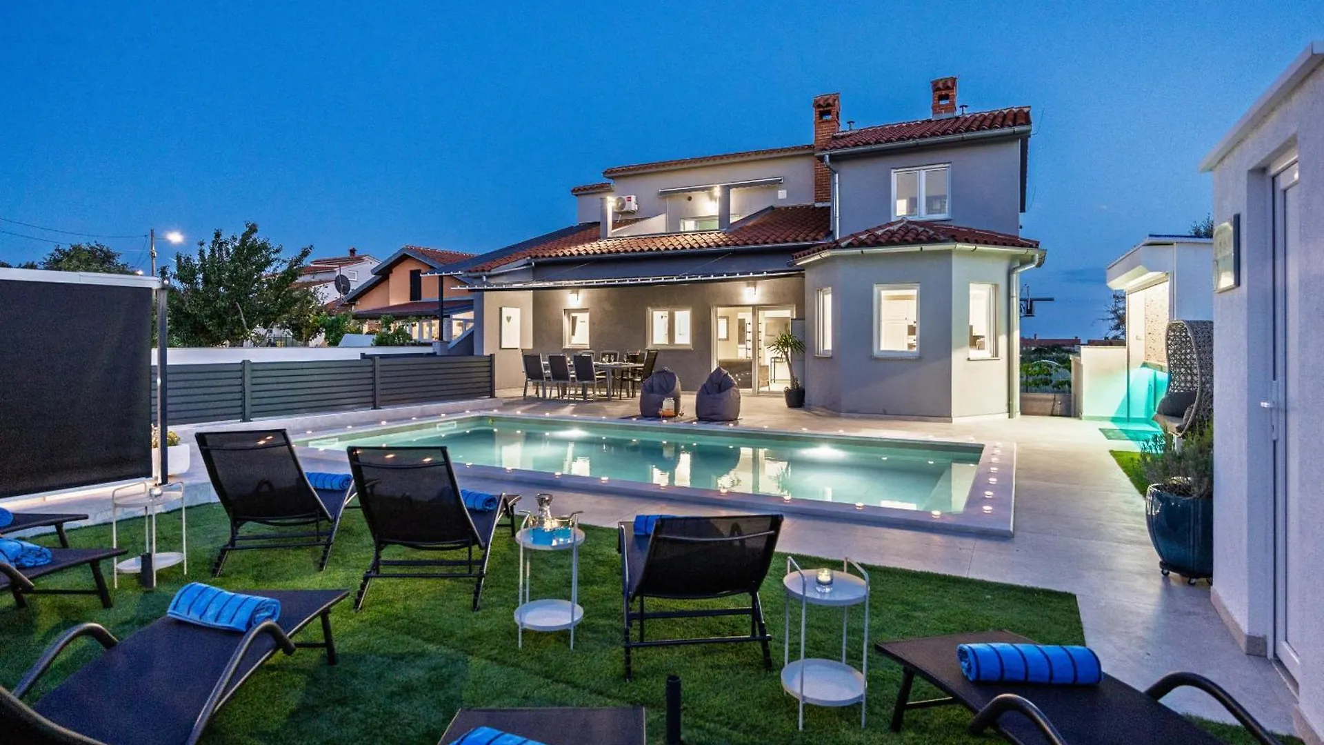Villa Spa Otium For 8 People With 32 M2 Heated Pool, Outdoor Cinema, Kids Playground & Spa Area Loborika